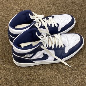 Jordan 1 mid
